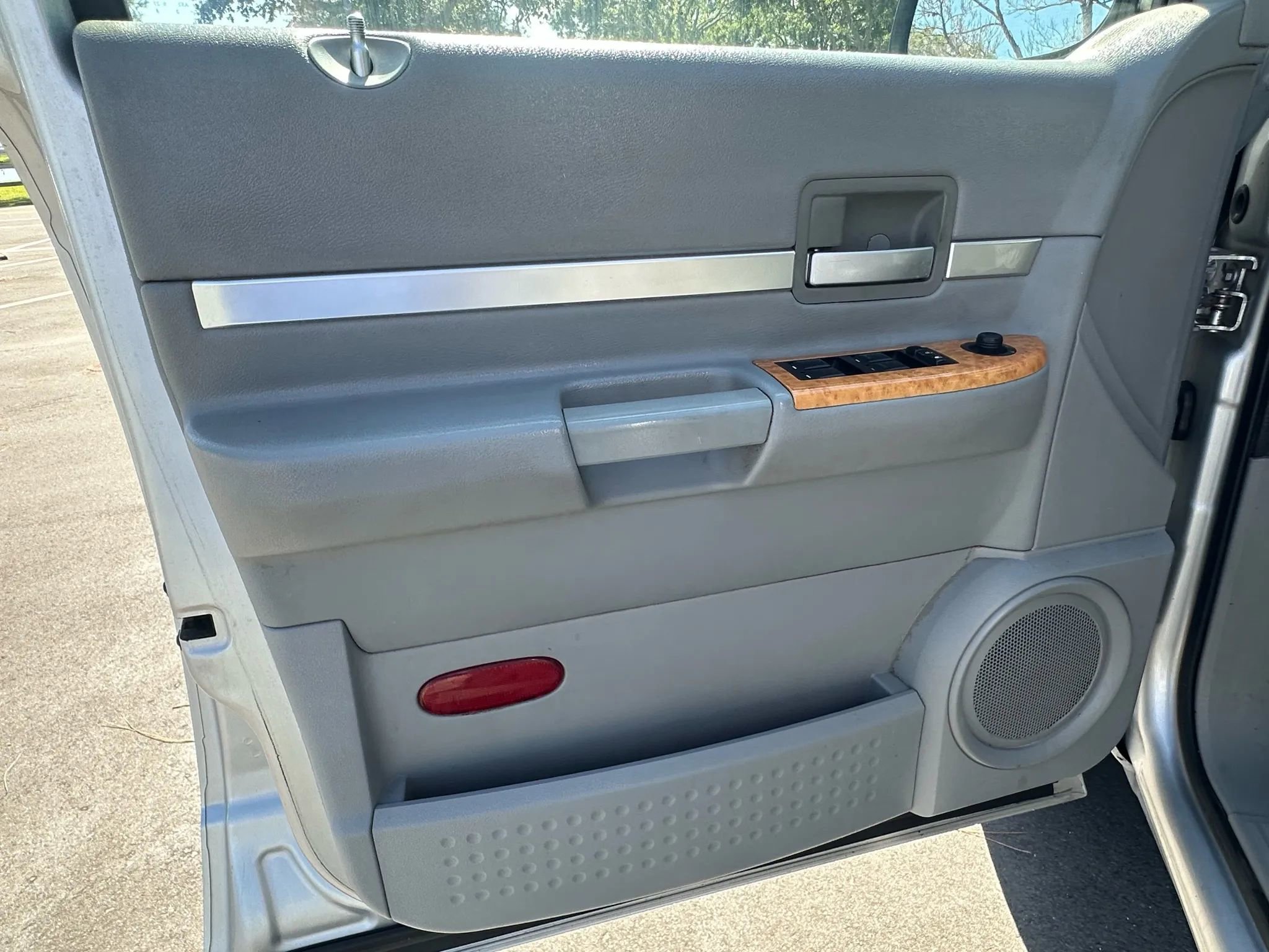 Used 2007 Chrysler Aspen Limited w/ PWR Convenience Group image 23