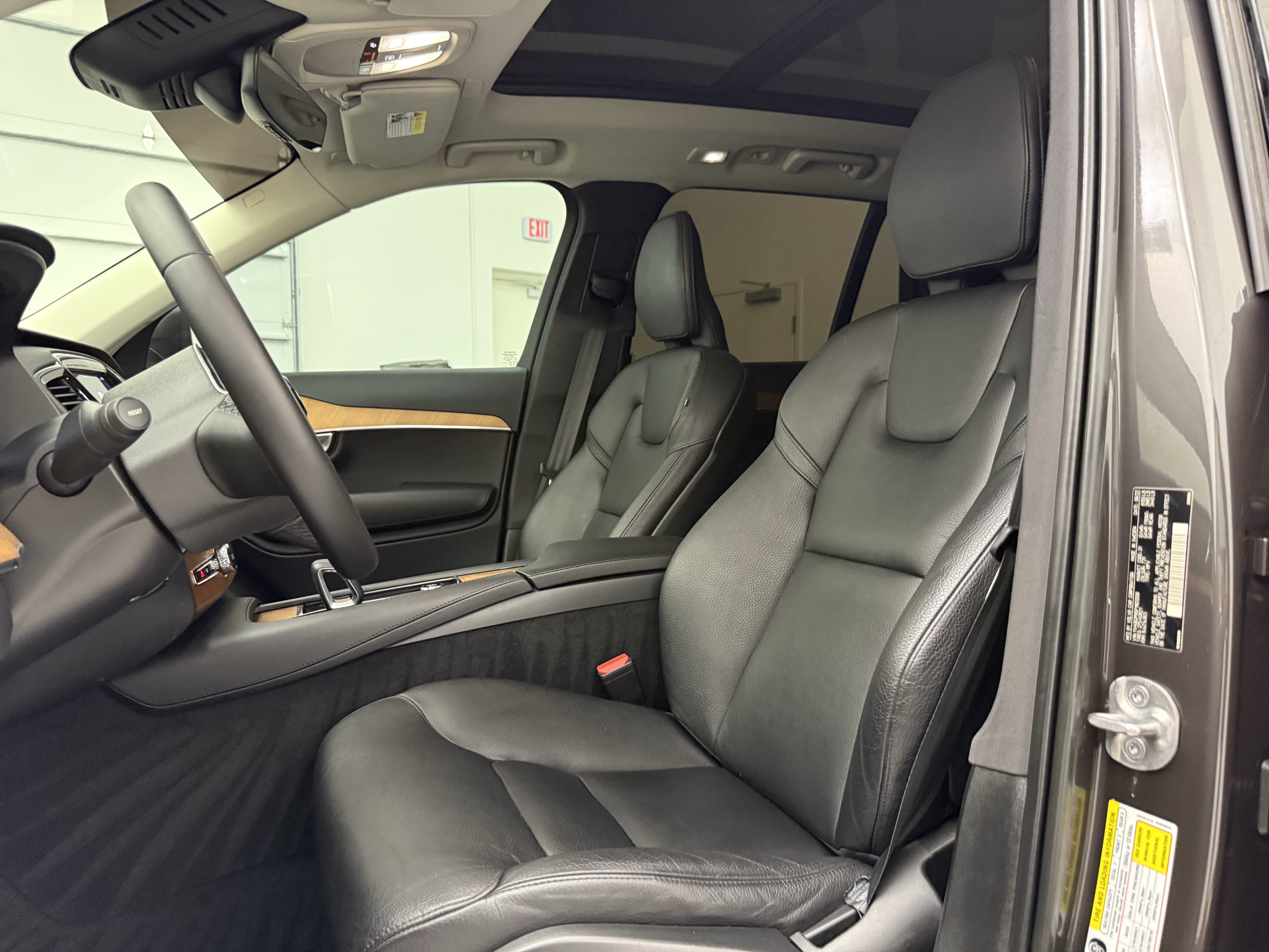 Used 2023 Volvo XC90 B6 Plus w/ Protection Package Premier AWD/4WD image 14