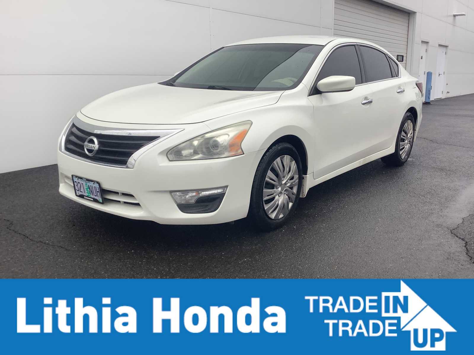 Used 2014 Nissan Altima 2.5 SV image 1