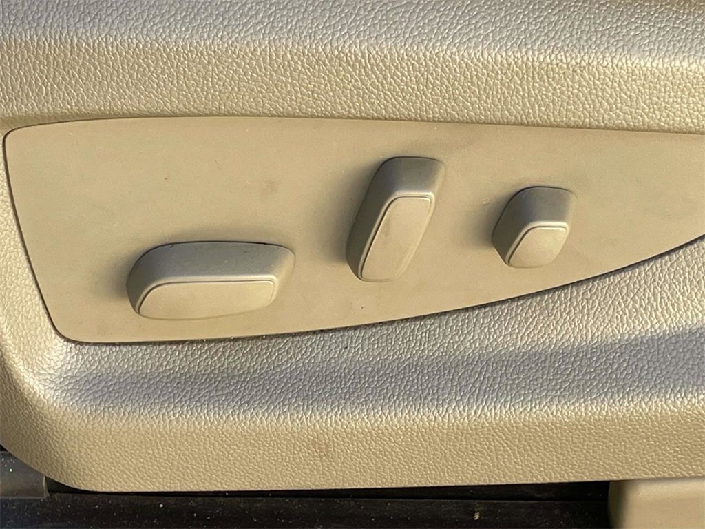 Used 2018 Chevrolet Silverado 1500 LT w/ All Star Edition image 14