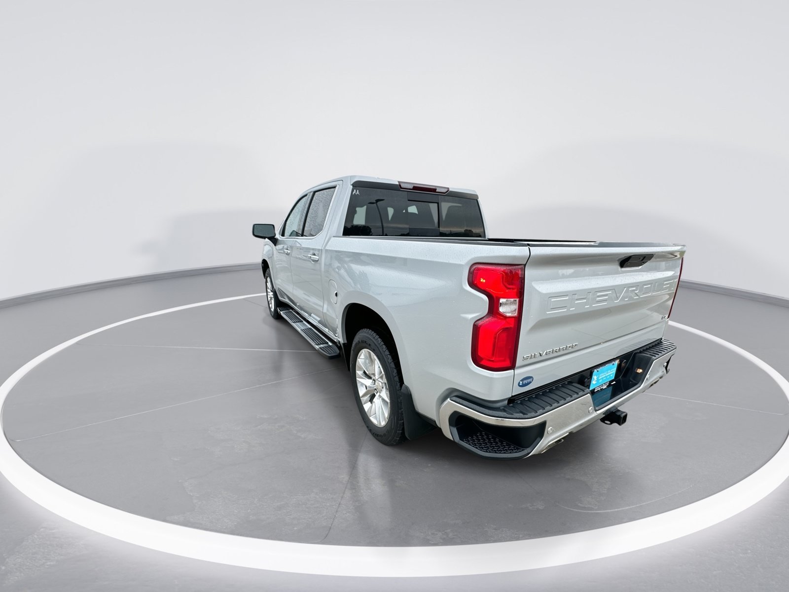Used 2021 Chevrolet Silverado 1500 LTZ w/ LTZ Premium Package AWD/4WD image 6