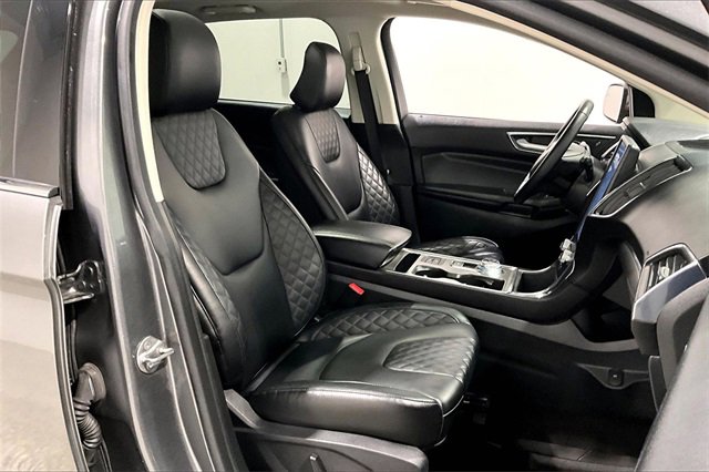 Used 2024 Ford Edge Titanium w/ Cold Weather Package image 30