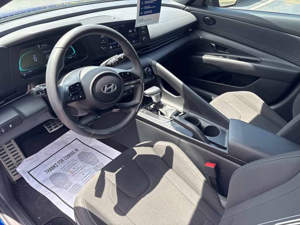 Certified 2025 Hyundai Elantra Sport FWD image 10