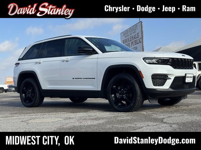 Used 2023 Mitsubishi Outlander SE Black Edition image 1