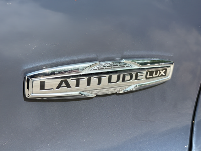 Used 2021 Jeep Cherokee Latitude Lux w/ Comfort/Convenience Group AWD/4WD image 25