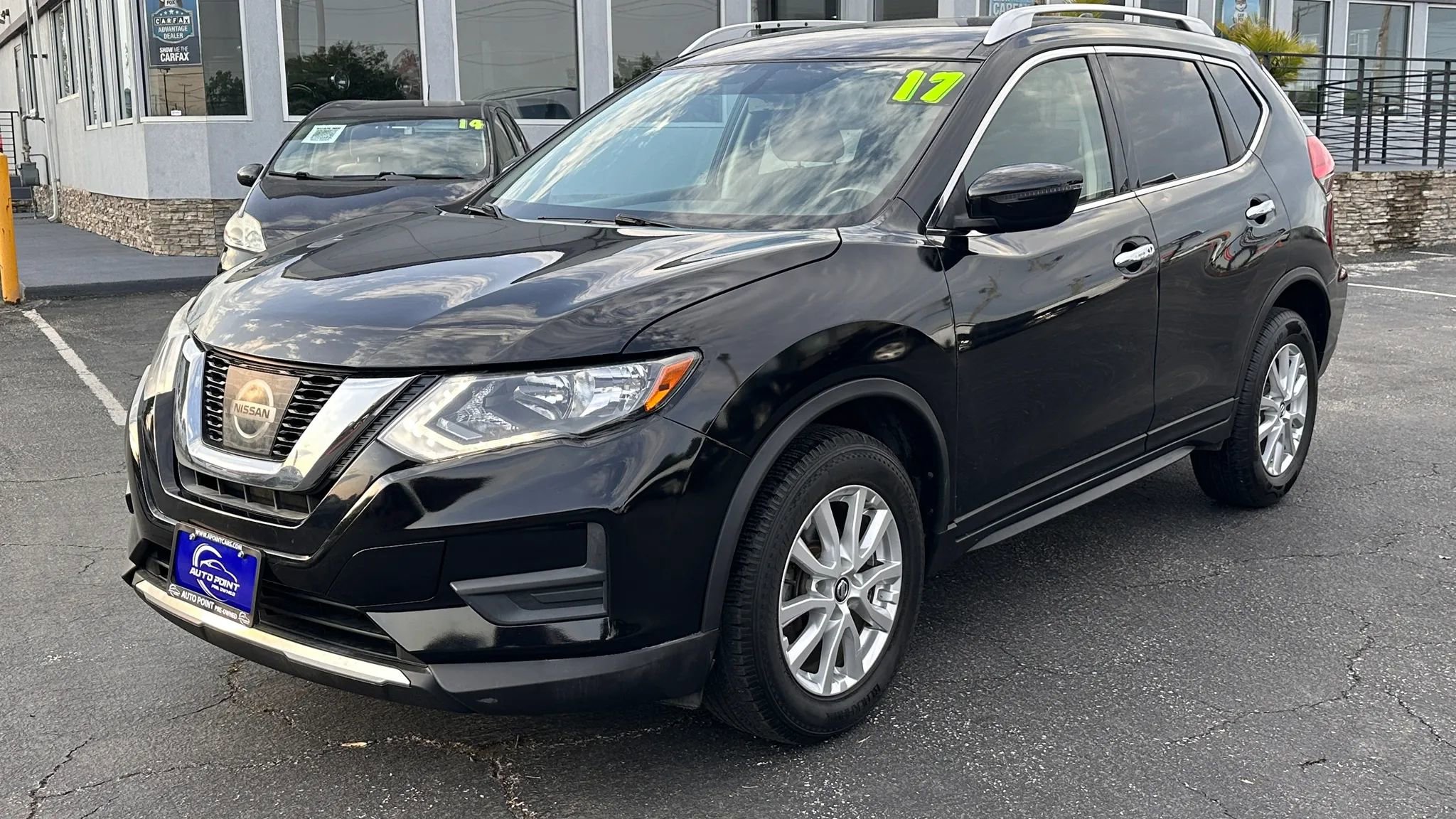 Used 2017 Nissan Rogue SV