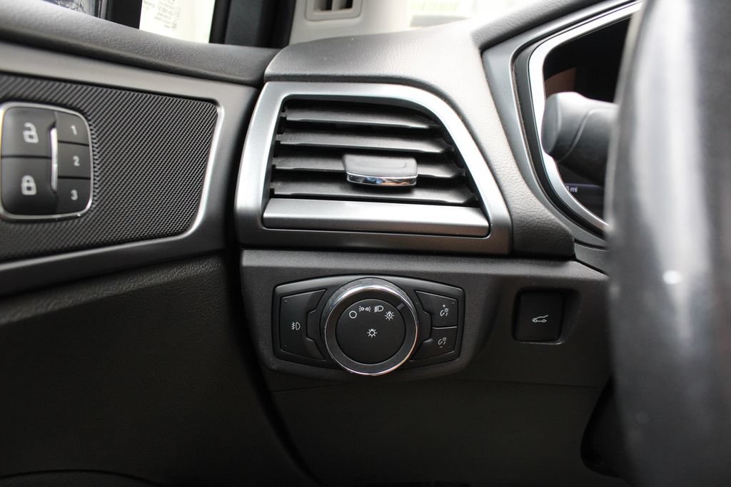 Used 2014 Ford Fusion Titanium AWD/4WD image 9