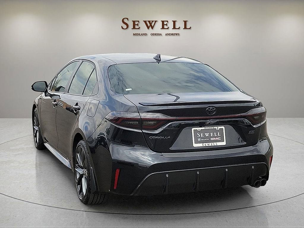 Used 2024 Toyota Corolla SE FWD image 3