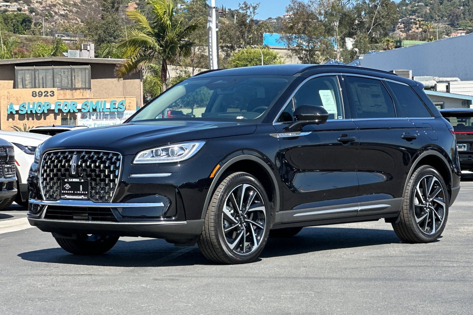 New 2025 Lincoln Corsair Reserve w/ Equipment Group 202A image 7