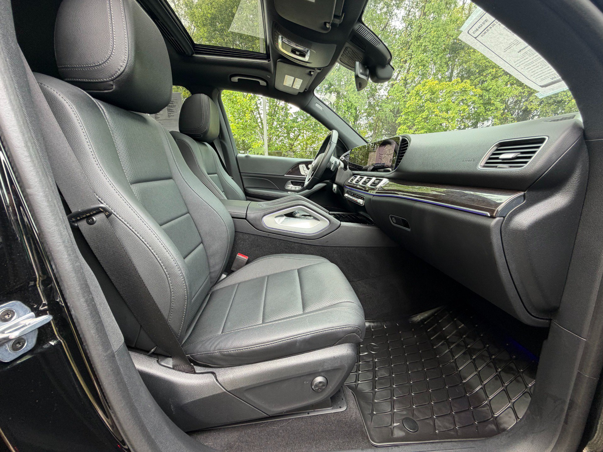 Used 2025 Mercedes-Benz GLE 350 4MATIC image 16