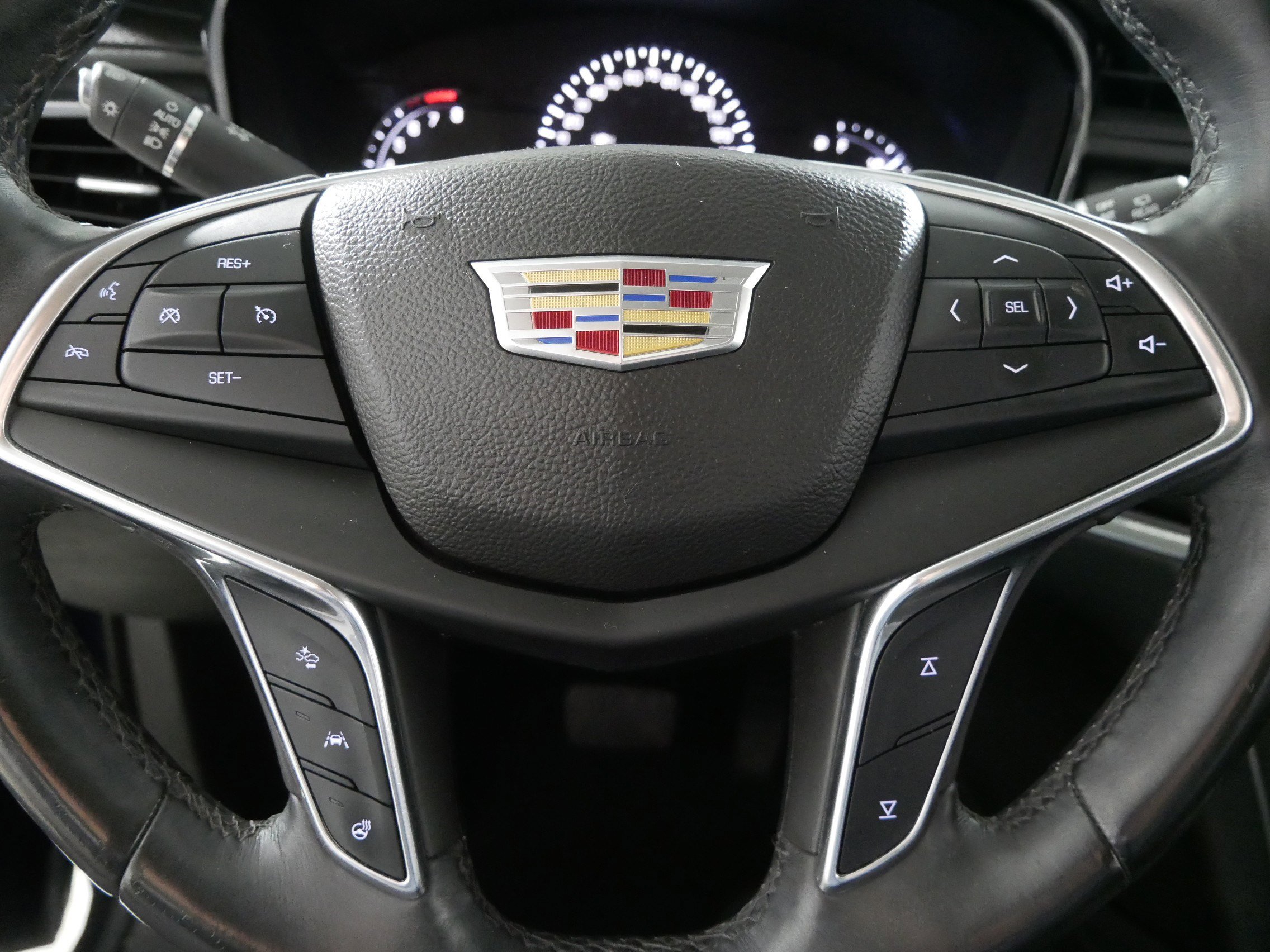 Used 2017 Cadillac XT5 Luxury image 25