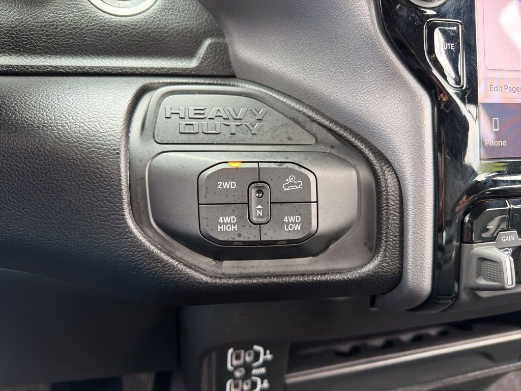 Used 2025 RAM 2500 Big Horn AWD/4WD image 13