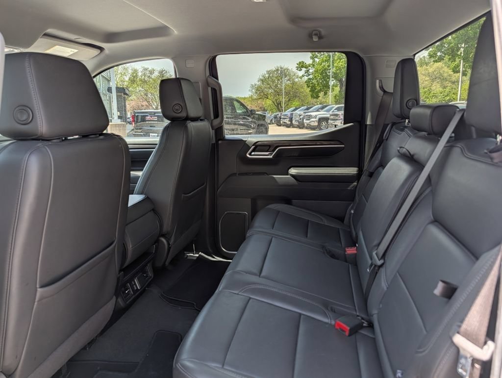 Used 2024 GMC Sierra 1500 SLT AWD/4WD image 29