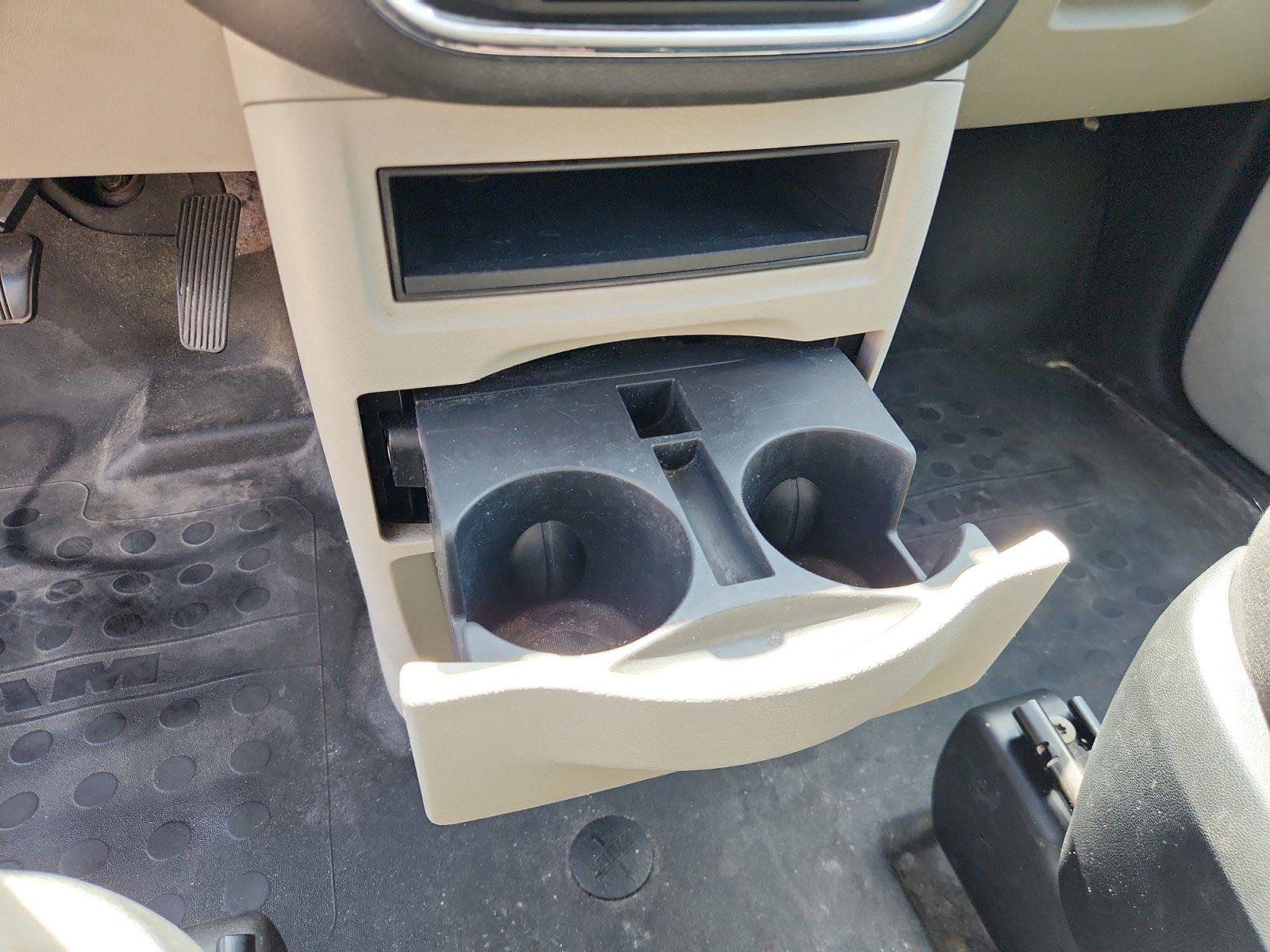 Used 2013 RAM C/V Tradesman FWD image 25