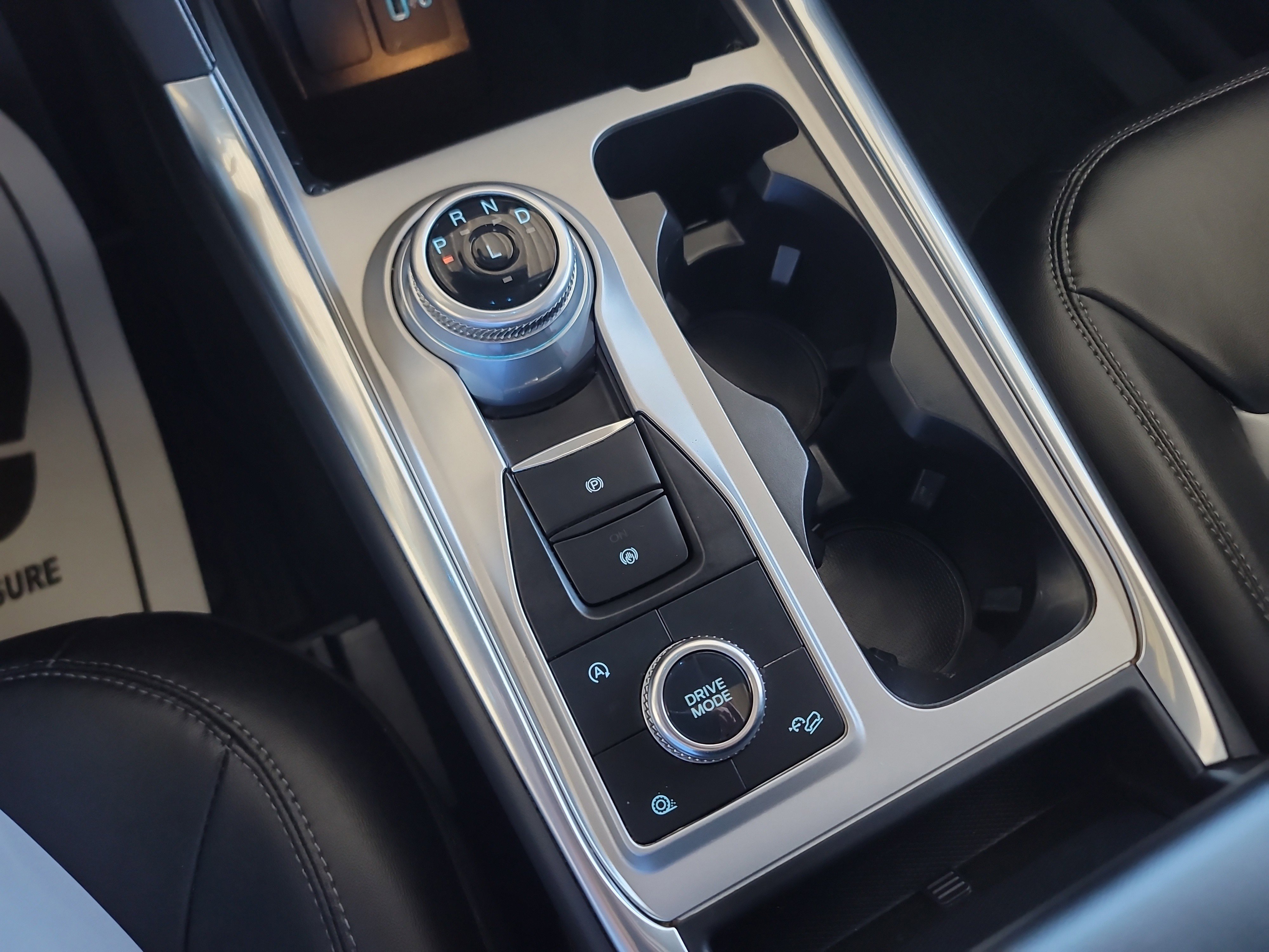 Used 2023 Ford Explorer XLT w/ Equipment Group 202A image 32