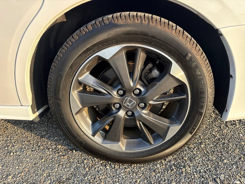 Used 2024 Honda Odyssey Elite image 7