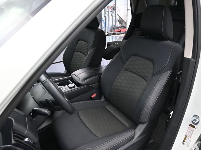 Used 2024 Nissan Pathfinder SV image 9