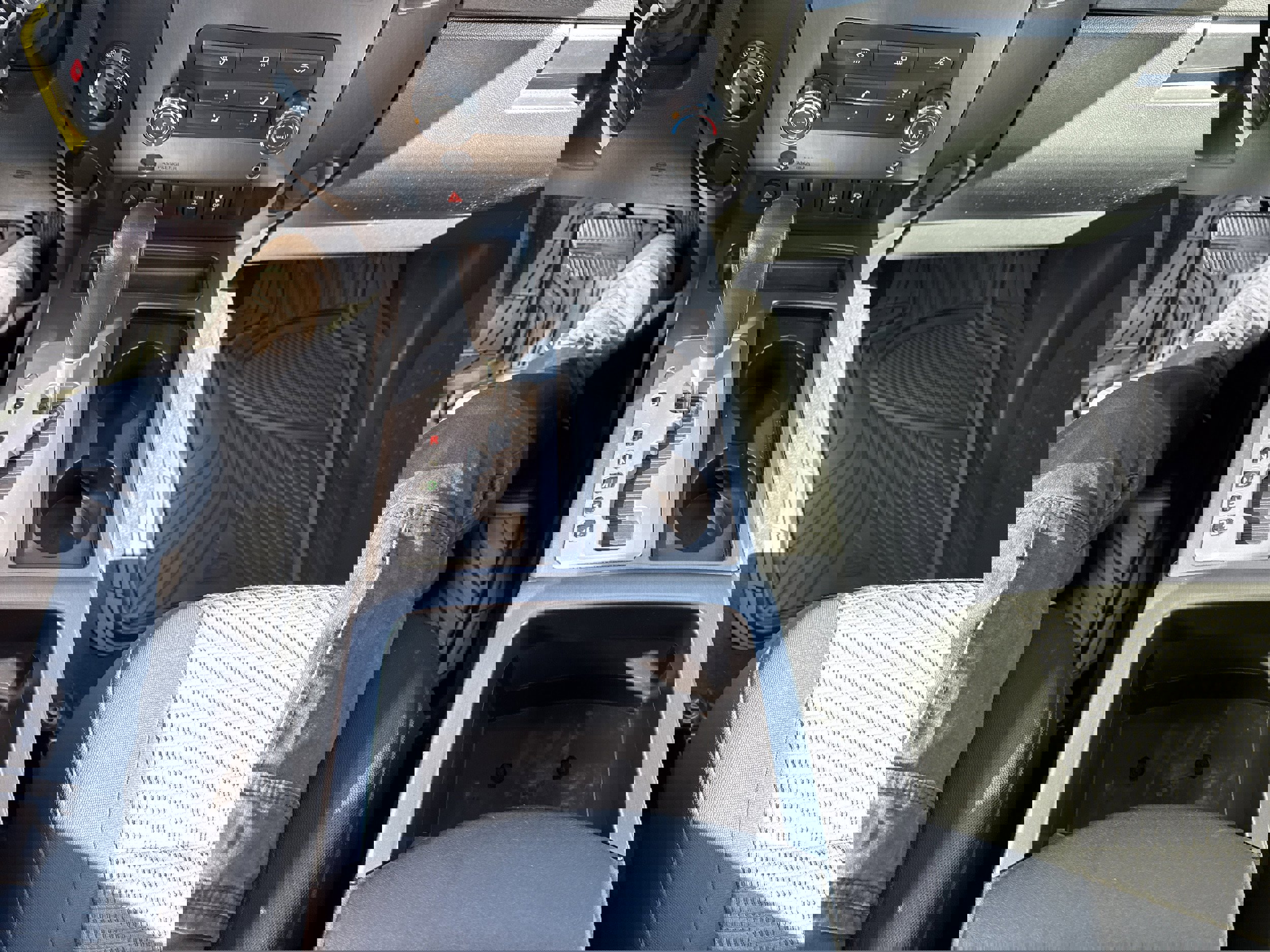 Used 2012 Nissan Titan SV image 21