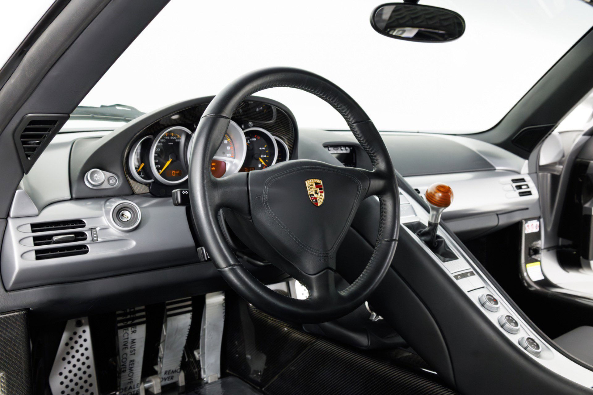 Used 2004 Porsche Carrera GT RWD image 20