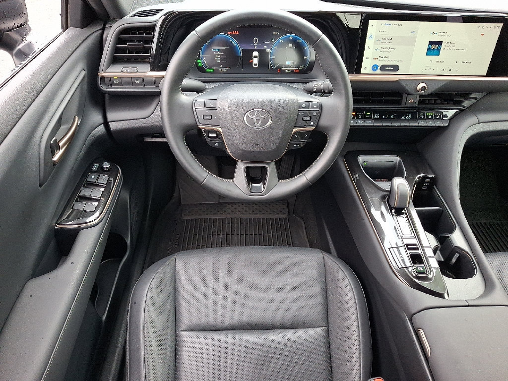 Used 2026 Toyota Crown AWD/4WD image 14