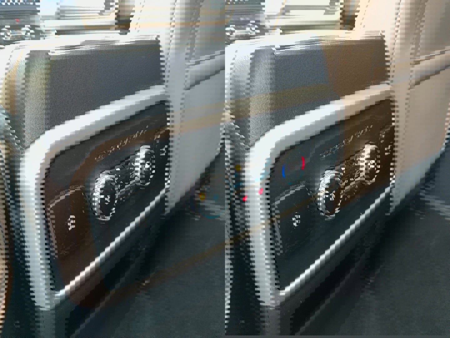 Used 2022 Ford Expedition Max Limited image 13
