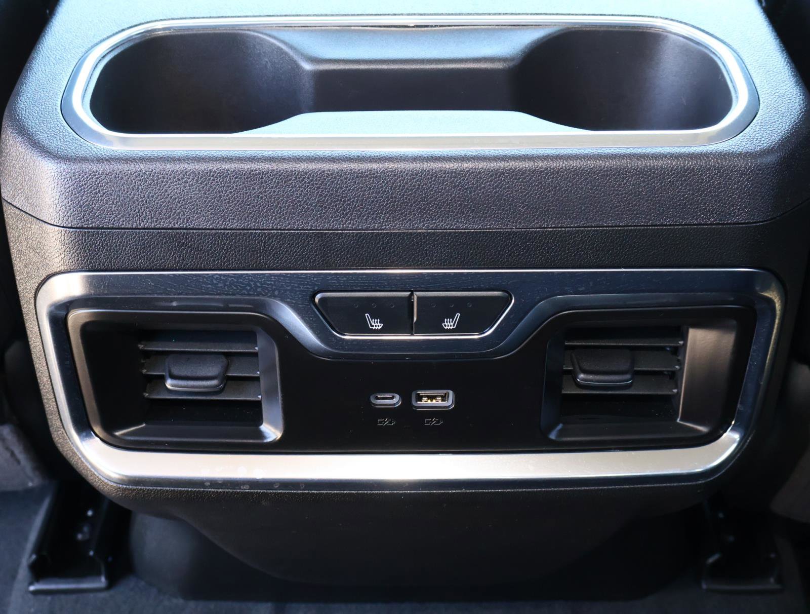 Used 2025 Chevrolet Silverado 3500 LTZ w/ LTZ Texas Edition image 14