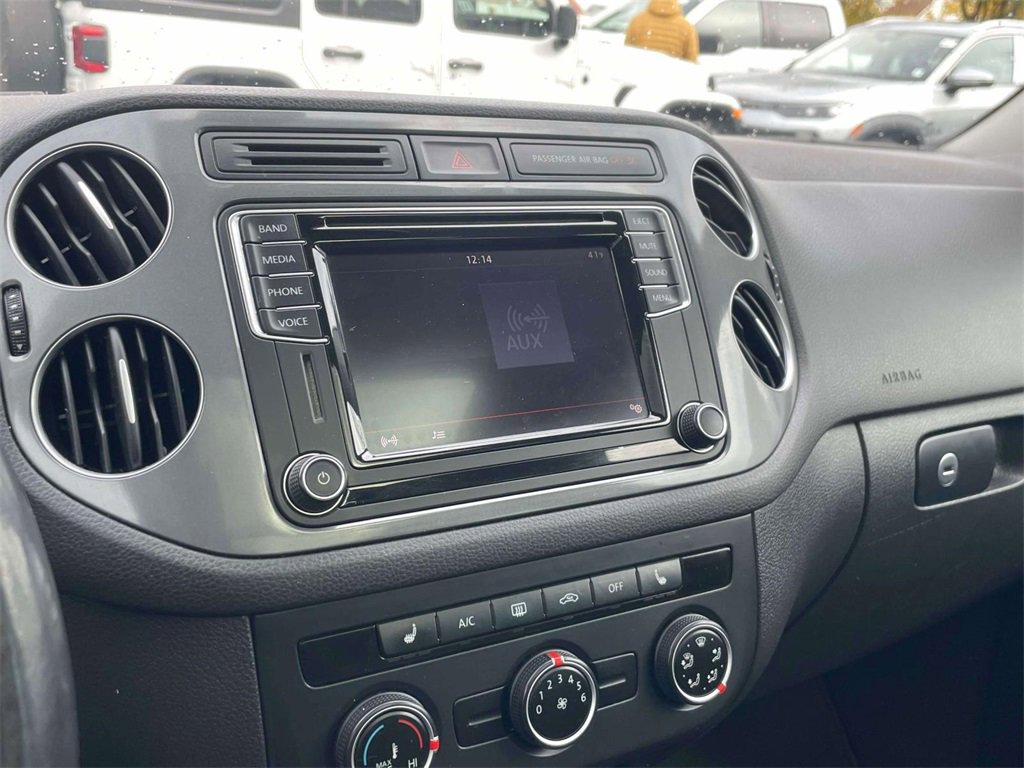 Used 2017 Volkswagen Tiguan Wolfsburg Edition image 28