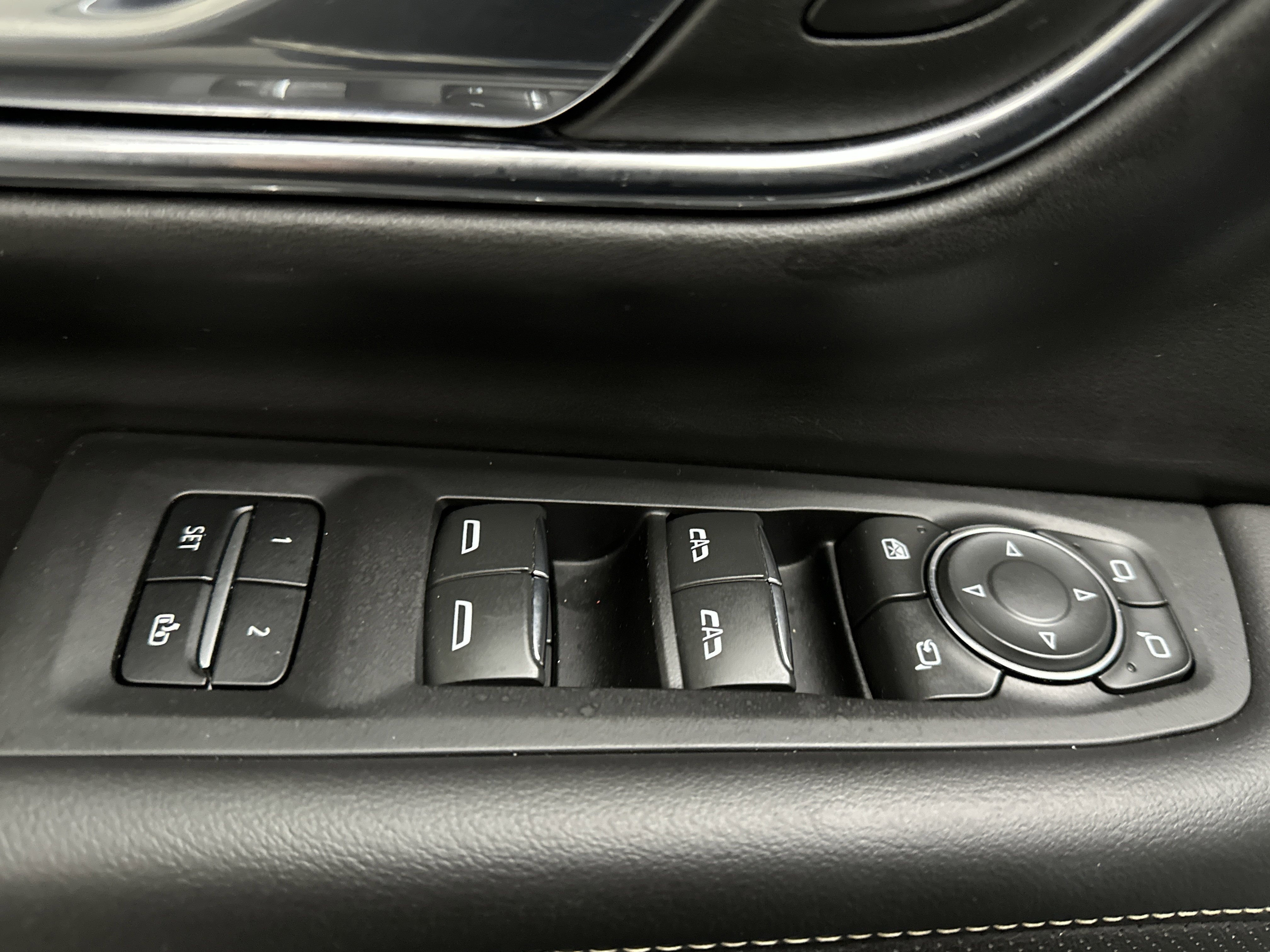 Used 2024 Chevrolet Suburban Premier image 23