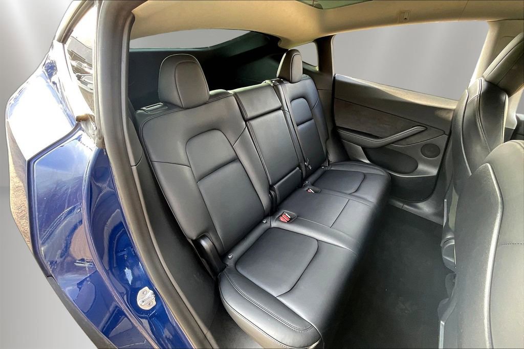 Used 2021 Tesla Model Y Long Range image 24
