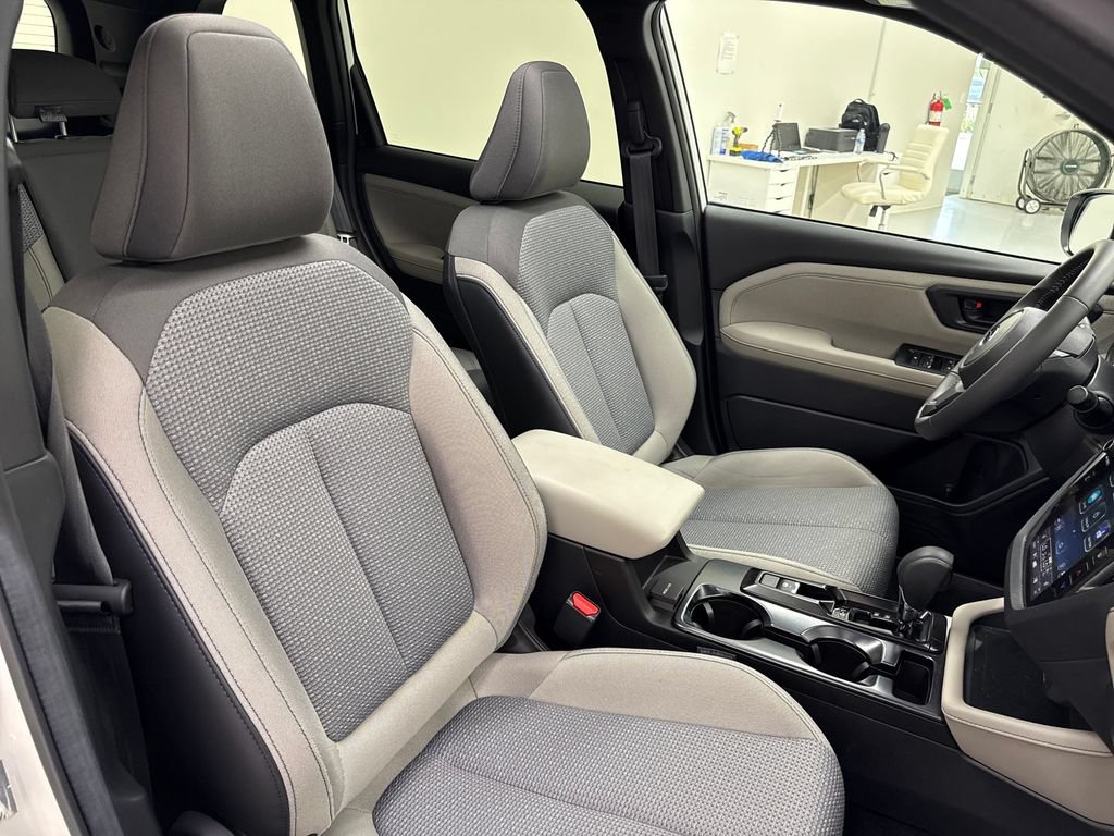 Used 2026 Subaru Forester Premium AWD/4WD image 25