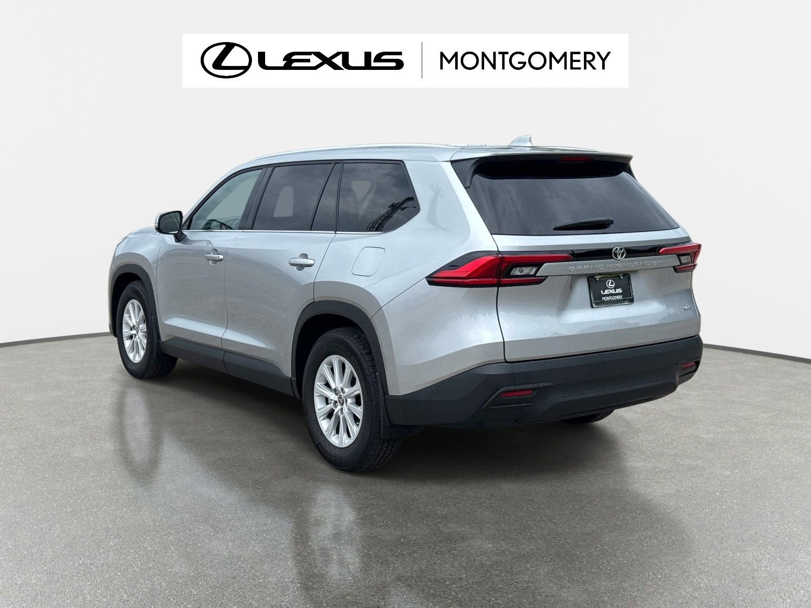 Used 2024 Toyota Grand Highlander FWD image 5