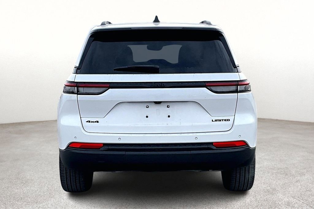 Used 2024 Jeep Grand Cherokee Limited w/ Black Appearance Package image 6