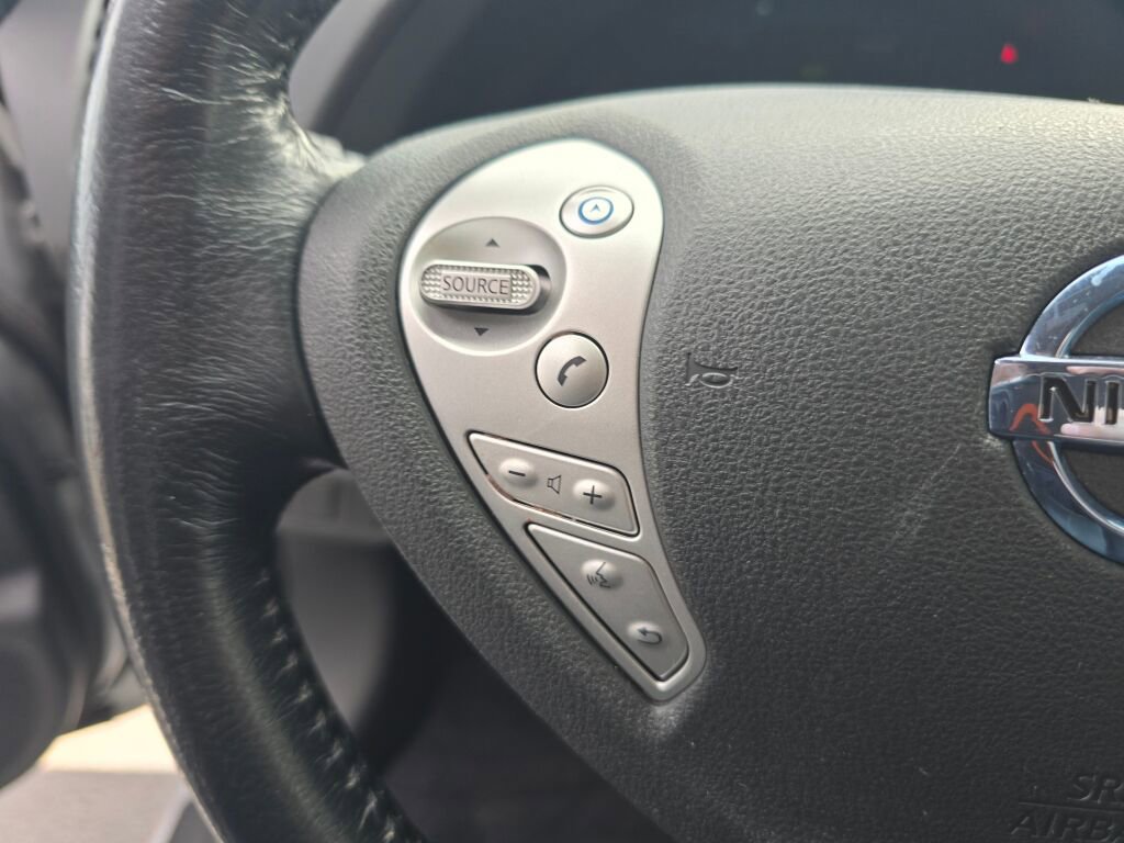 Used 2013 Nissan Leaf SL w/ Premium Pkg image 23