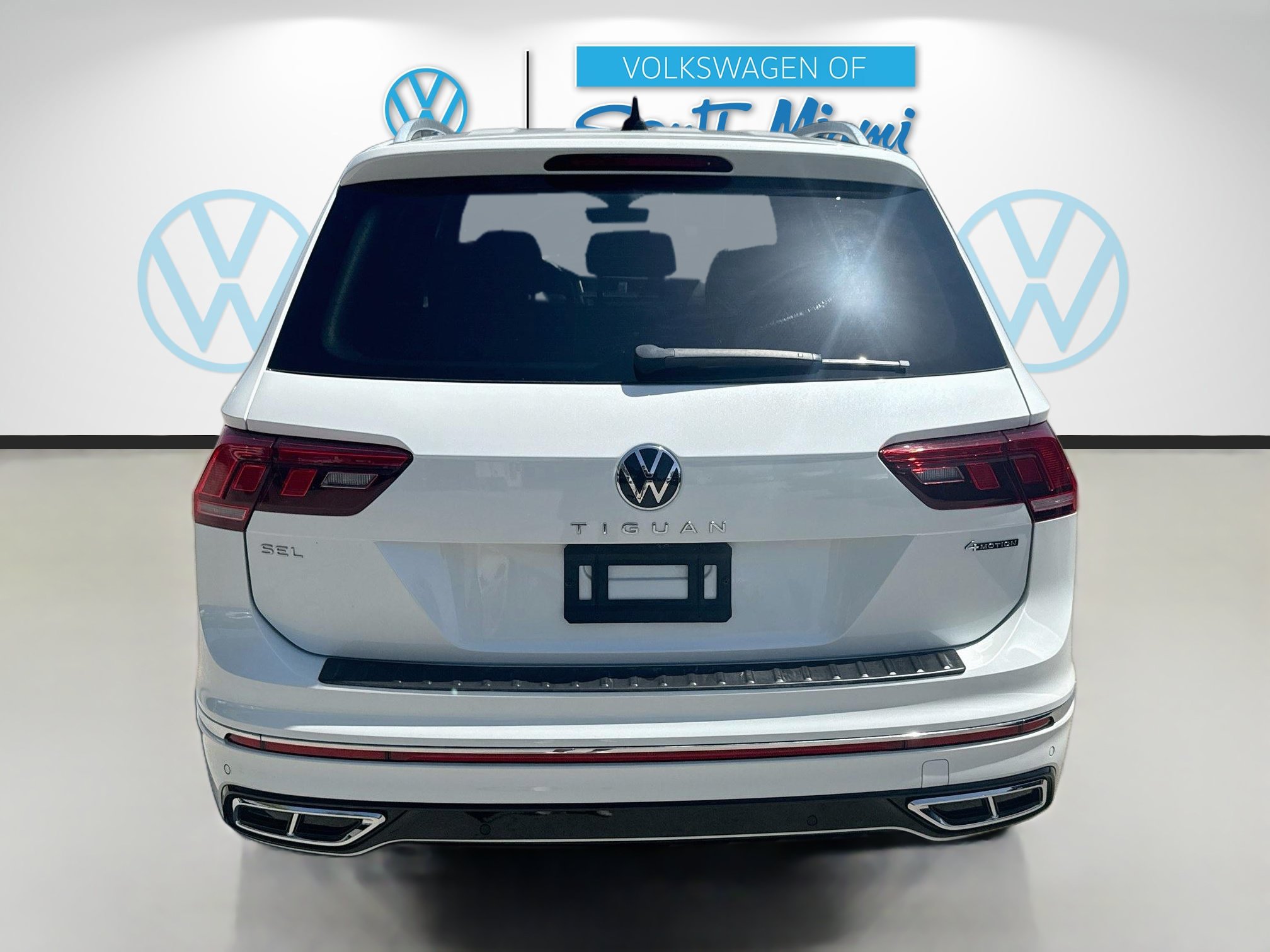 Used 2022 Volkswagen Tiguan SEL R-Line AWD/4WD image 6