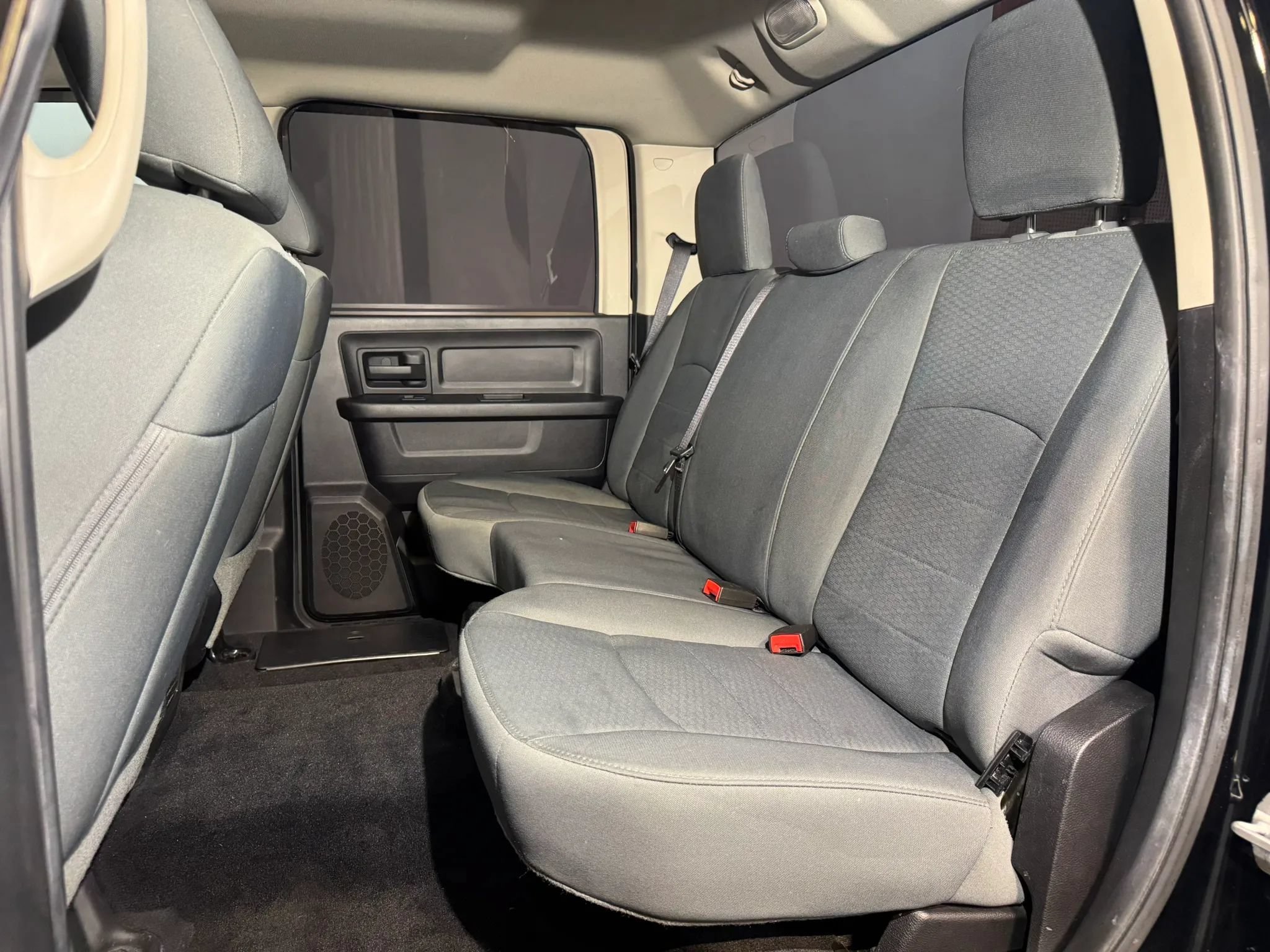 Used 2014 RAM 1500 ST AWD/4WD image 23