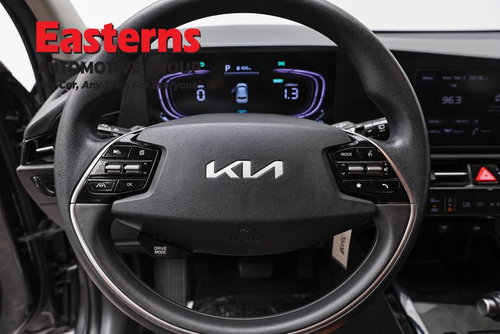 Used 2025 Kia Niro LX FWD image 10