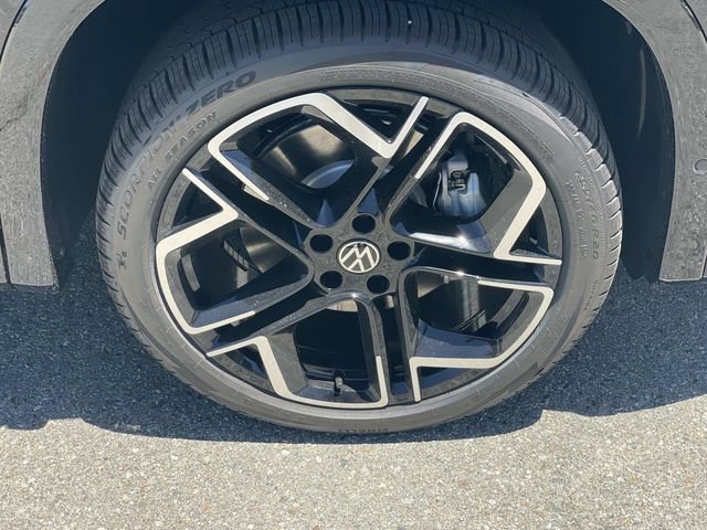 New 2026 Volkswagen Tiguan SEL R-Line AWD/4WD image 30