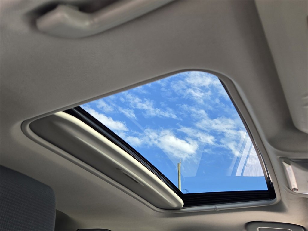 Used 2022 Toyota RAV4 XLE image 18