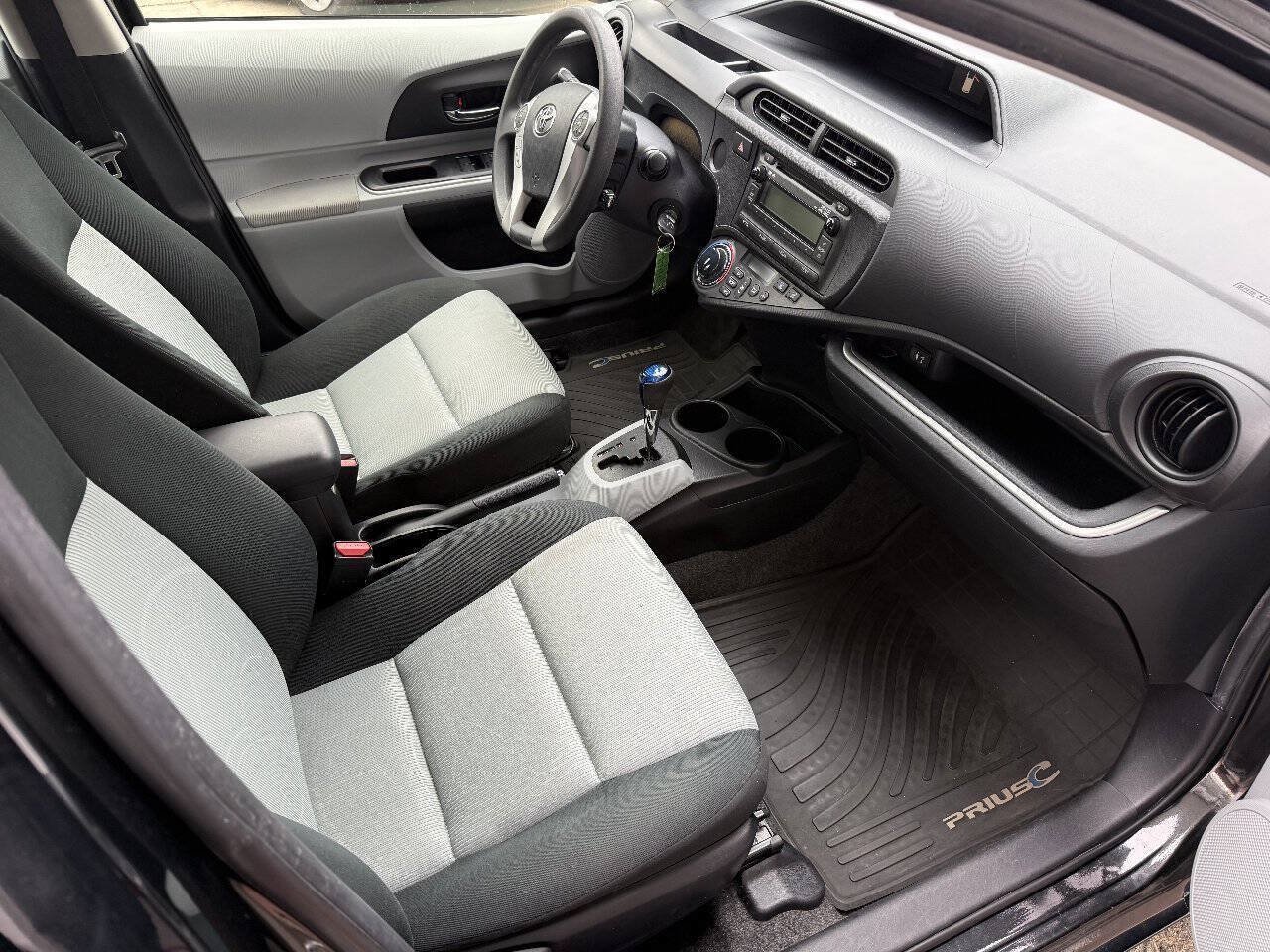 Used 2014 Toyota Prius C Two FWD image 39