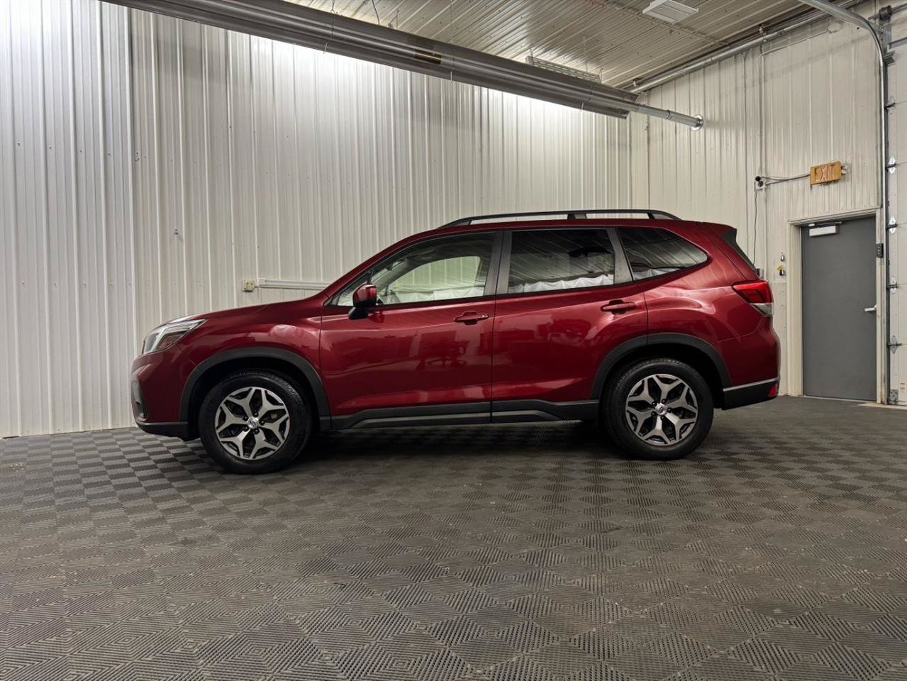 Used 2019 Subaru Forester Premium w/ All-Weather Package AWD/4WD image 2