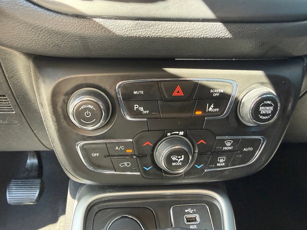 Used 2020 Jeep Compass Latitude AWD/4WD image 19