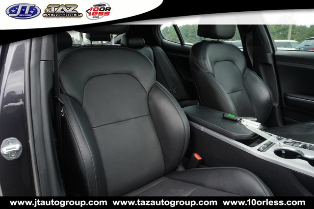 Used 2020 Kia Stinger GT1 RWD image 12