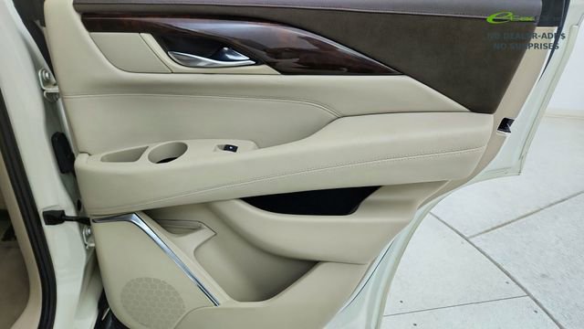 Used 2015 Cadillac Escalade Luxury RWD image 27