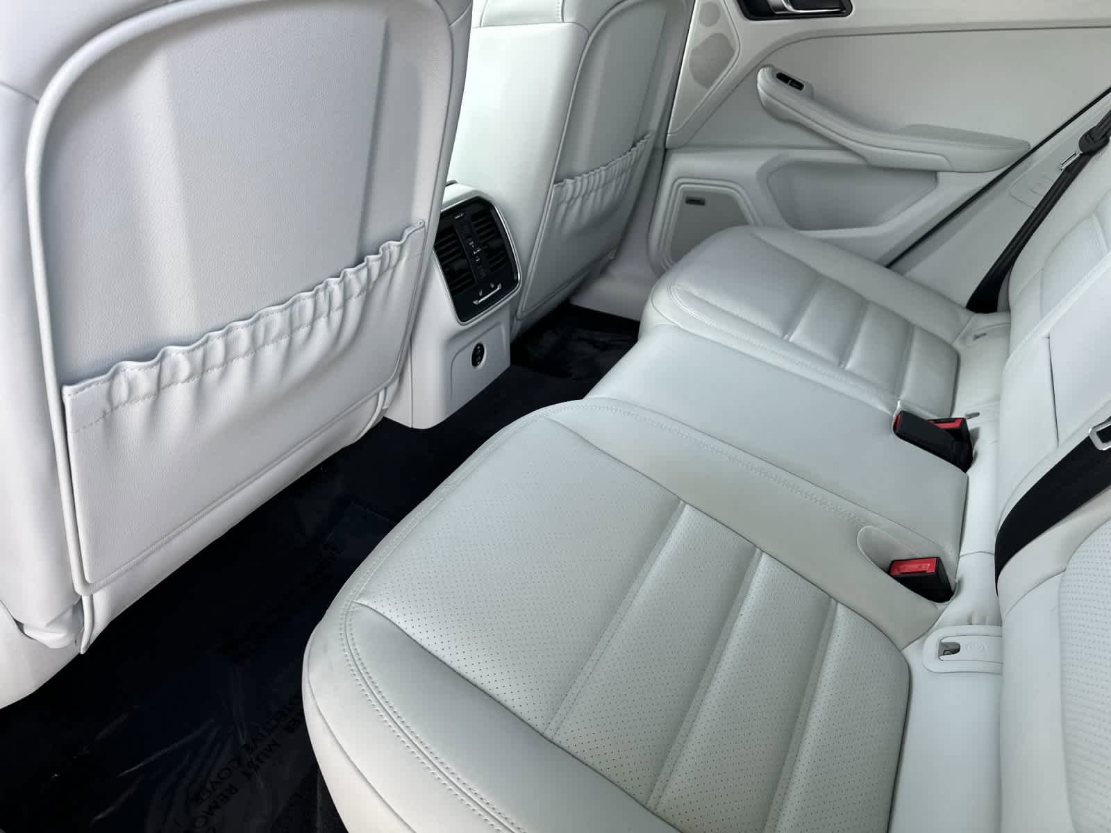 New 2026 Porsche Macan AWD/4WD image 13