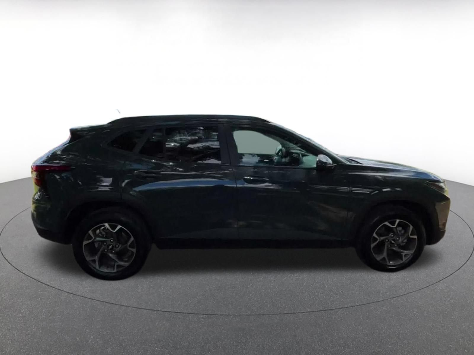 Used 2025 Chevrolet Trax LT w/ LT Convenience Package FWD image 15