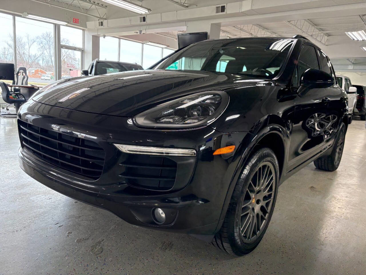 Used 2017 Porsche Cayenne Platinum Edition image 4