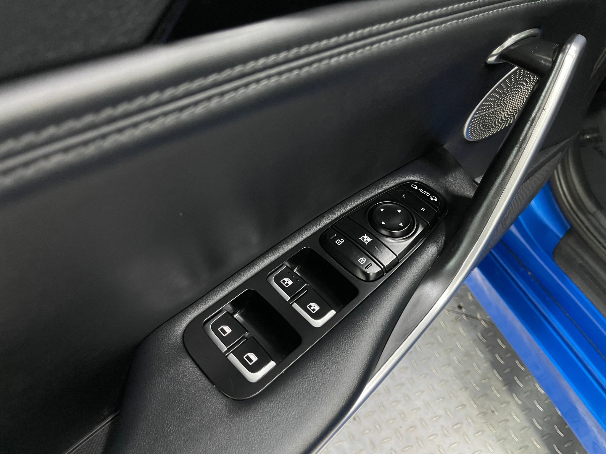 Used 2018 Kia Stinger Premium image 15