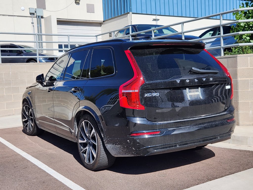 Used 2023 Volvo XC90 T8 Ultimate w/ Protection Package Premier AWD/4WD image 3
