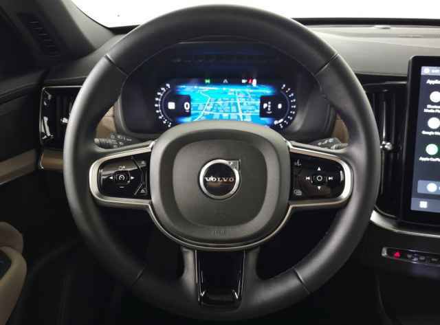 Used 2025 Volvo XC90 B5 Plus image 21