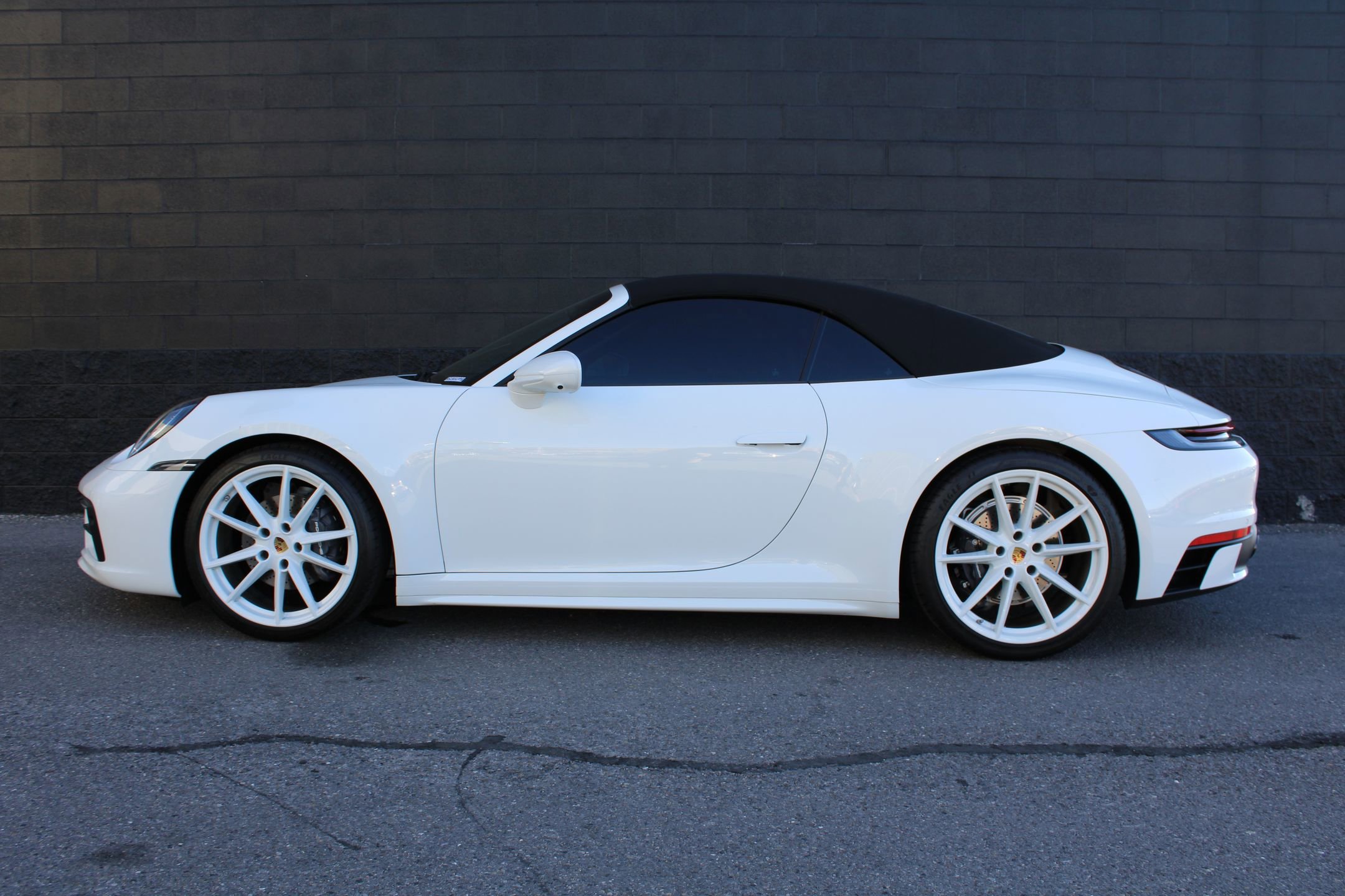 Used 2024 Porsche 911 Carrera image 2